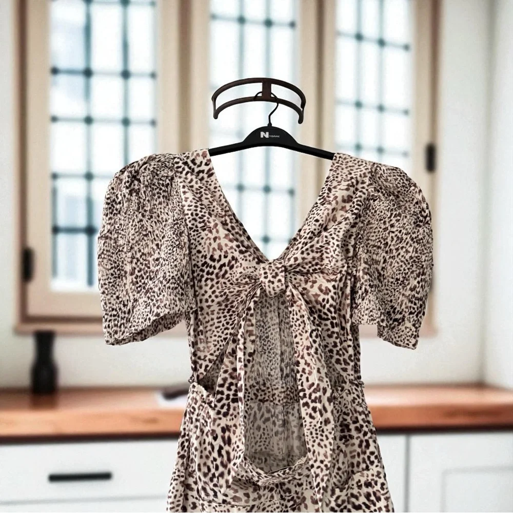 Sea Calla Women's Cheetah Print Smocked‎ Waist Jumpsuit Size 6 Animal Print